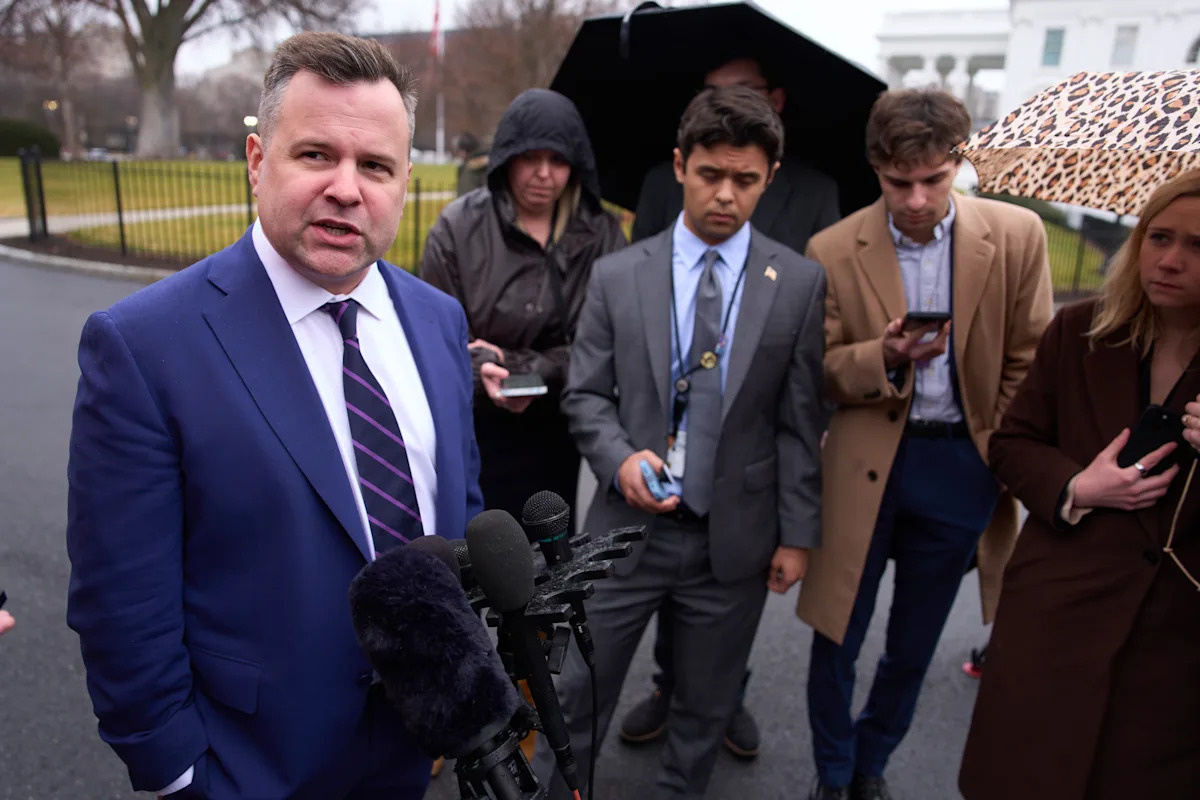 Congress Scrambles on FISA as Pulte Appointment Sparks Revolt